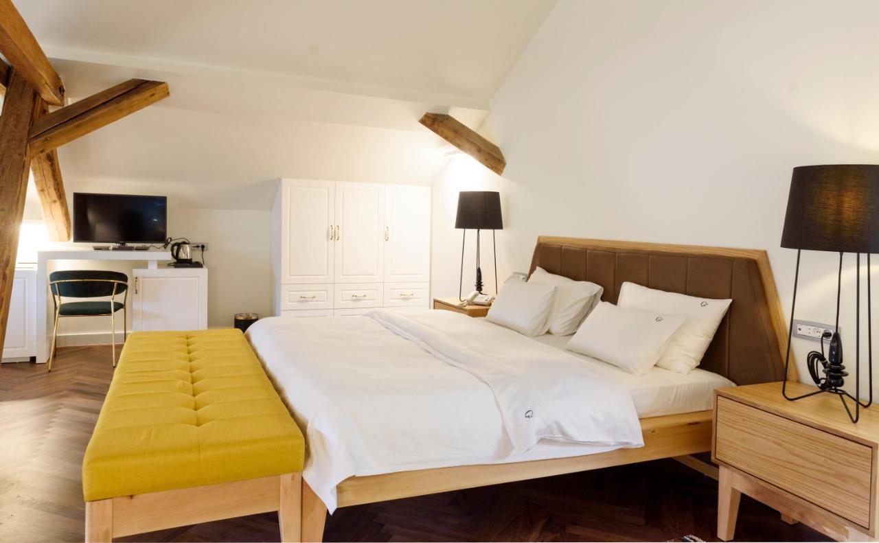 Hotel Gradska Cetynia Zewnętrze zdjęcie